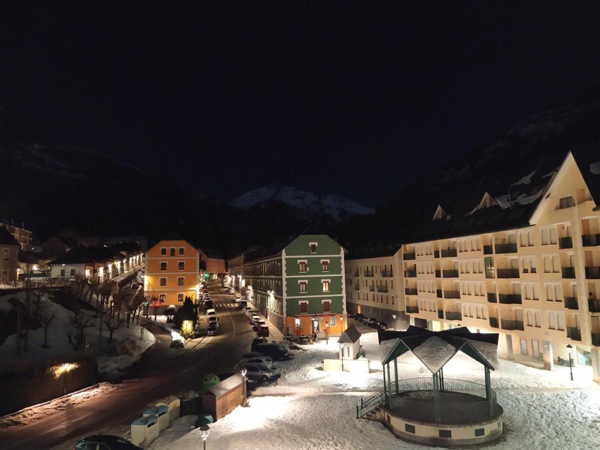 Apartamento De Montana "Nueva Canfranc" Bagian luar foto